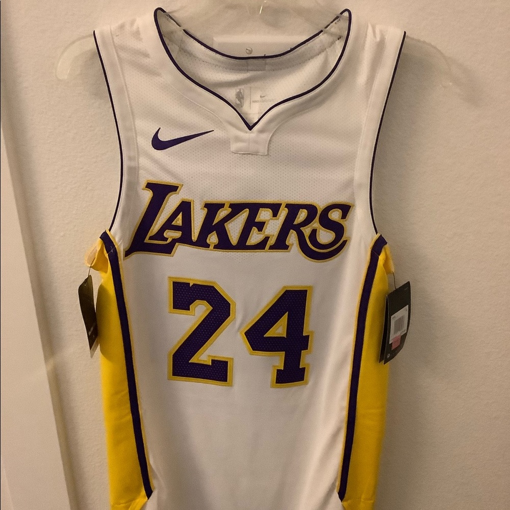Nike Authentic Kobe Bryant Jersey size 40 New